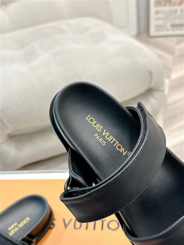 20251128184536128 200